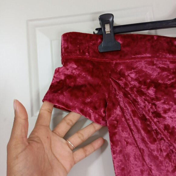 Burgundy Off-Shoulder Velvet Mini Dress With Gold Zipper Front By Essue Size M - Picture 4 of 8